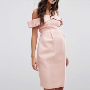 Maternity off the shoulder dress - Size 4